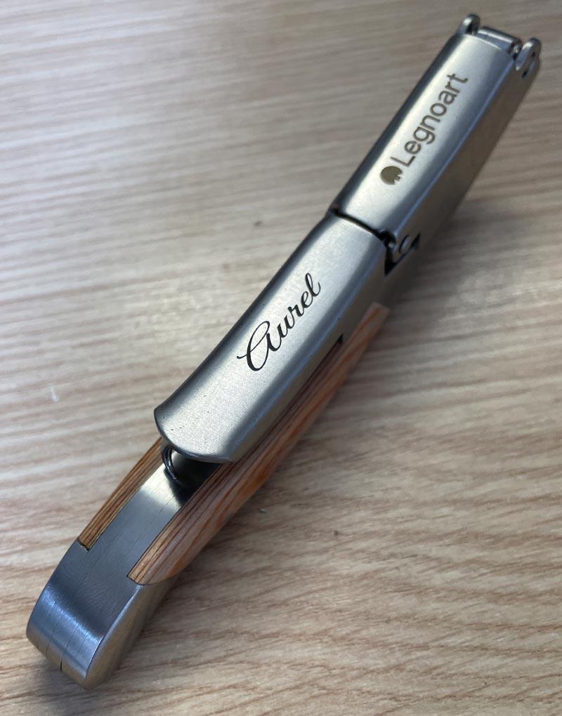 incisione testo su cavatappi 