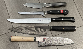 I Migliori Coltelli da Cucina: Guida alla scelta, ai materiali e alla manutenzione